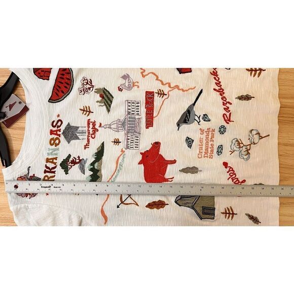 Avani Del Amour Arkansas Motif Embroidered Tunic New Size Medium Razorbacks - Picture 9 of 9